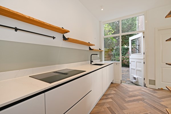 Medium property photo - Pijnboomstraat 3, 2565 ZH Den Haag